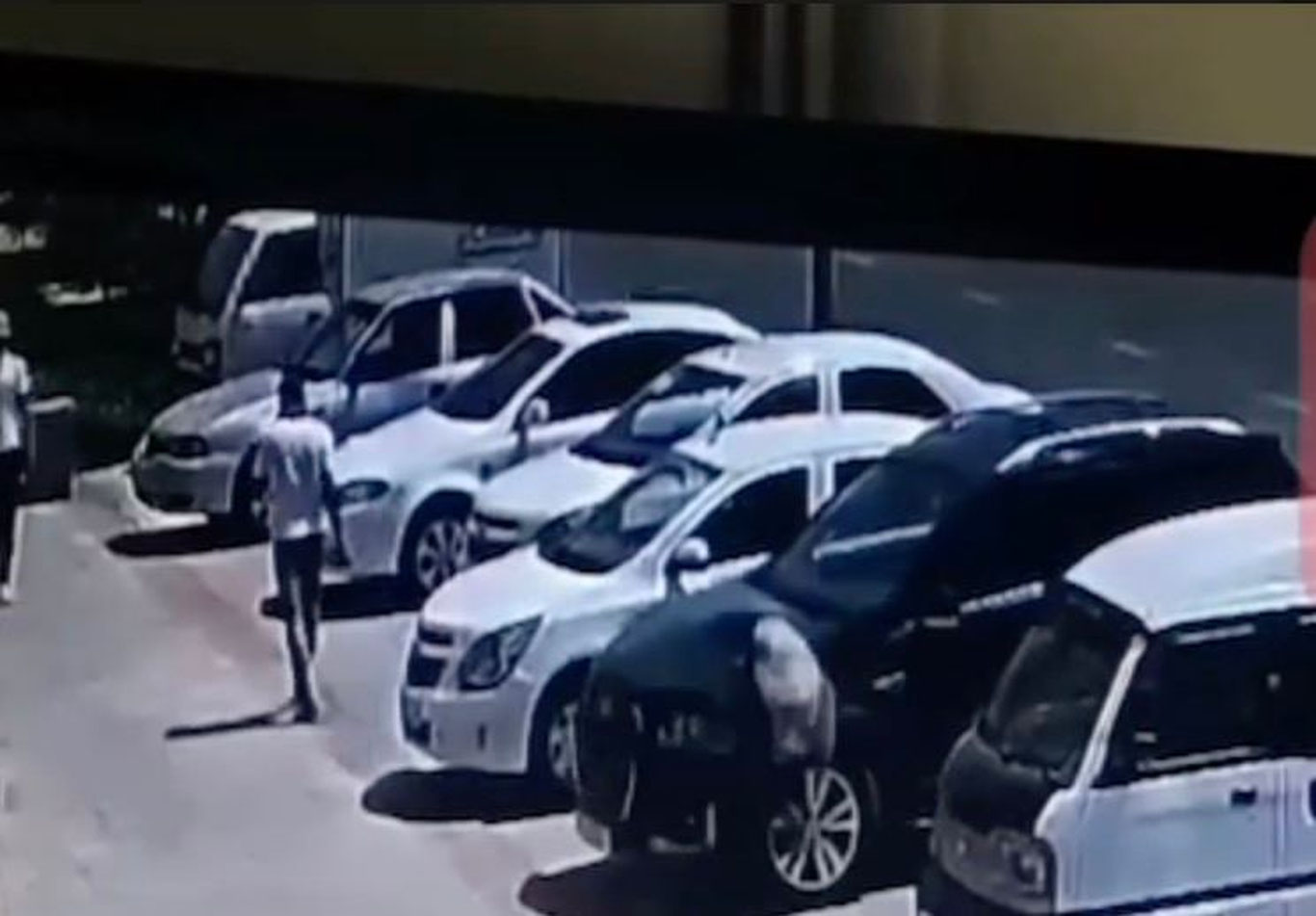 Хоразмда 17 ёшли бола 5-қаватдан тушиб кетди