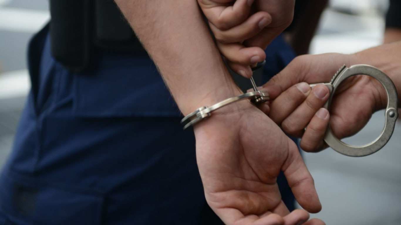 Қаршида фуқароларни алдаган шахс қўлга олинди