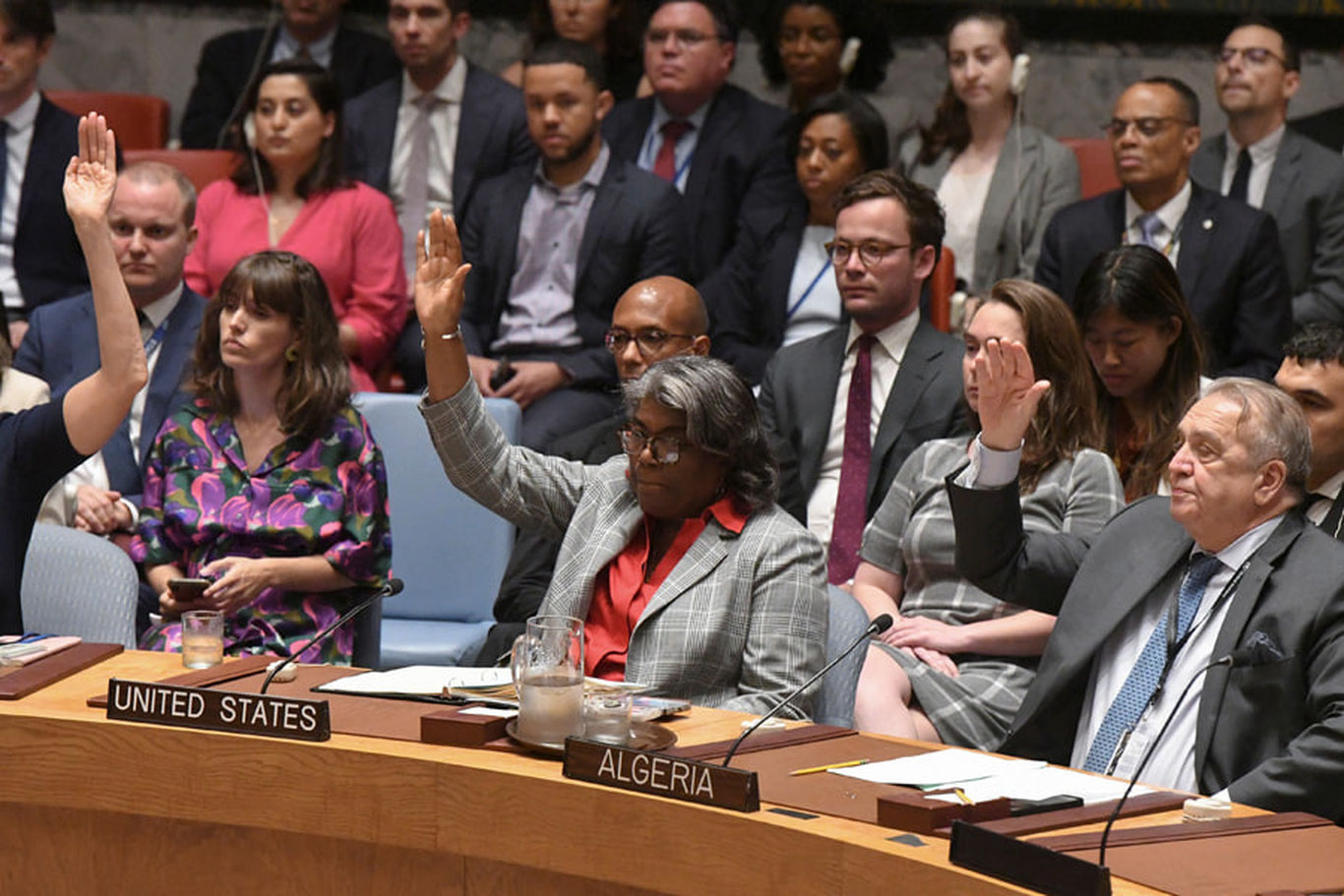 БМТ Хавфсизлик Кенгаши Ғазода ўт очишни тўхтатиш бўйича резолюциясини қабул қилди