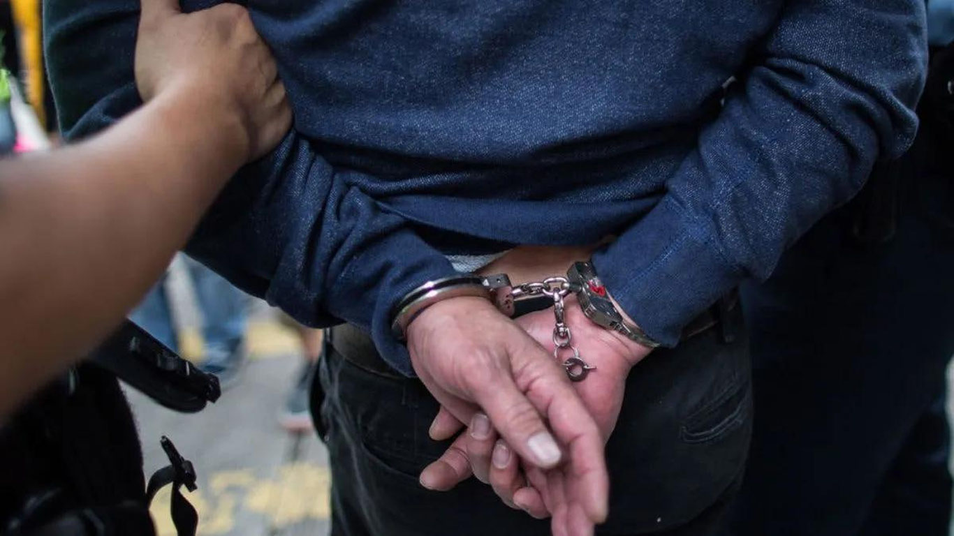 AQSHga yuborishni va’da qilgan firibgar qo‘lga olindi