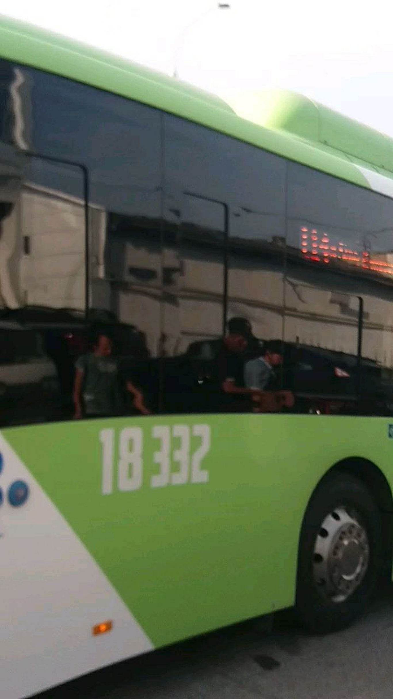 Тошкентда автобус ҳайдовчиси йўловчи билан жанжаллашди