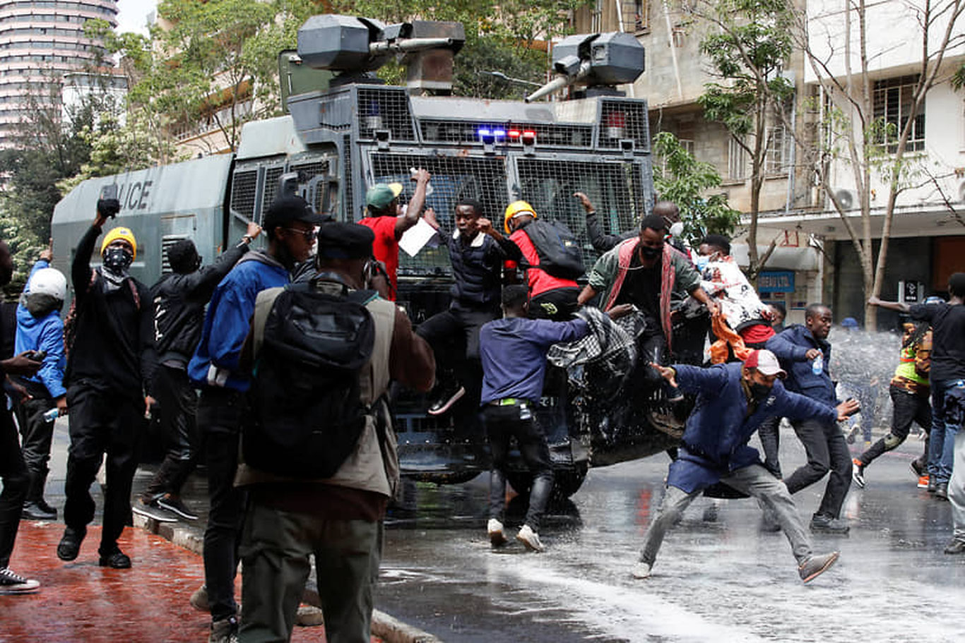 Keniyada soliqlarning oshishiga qarshi namoyishlarda 23 kishi halok bo‘ldi
