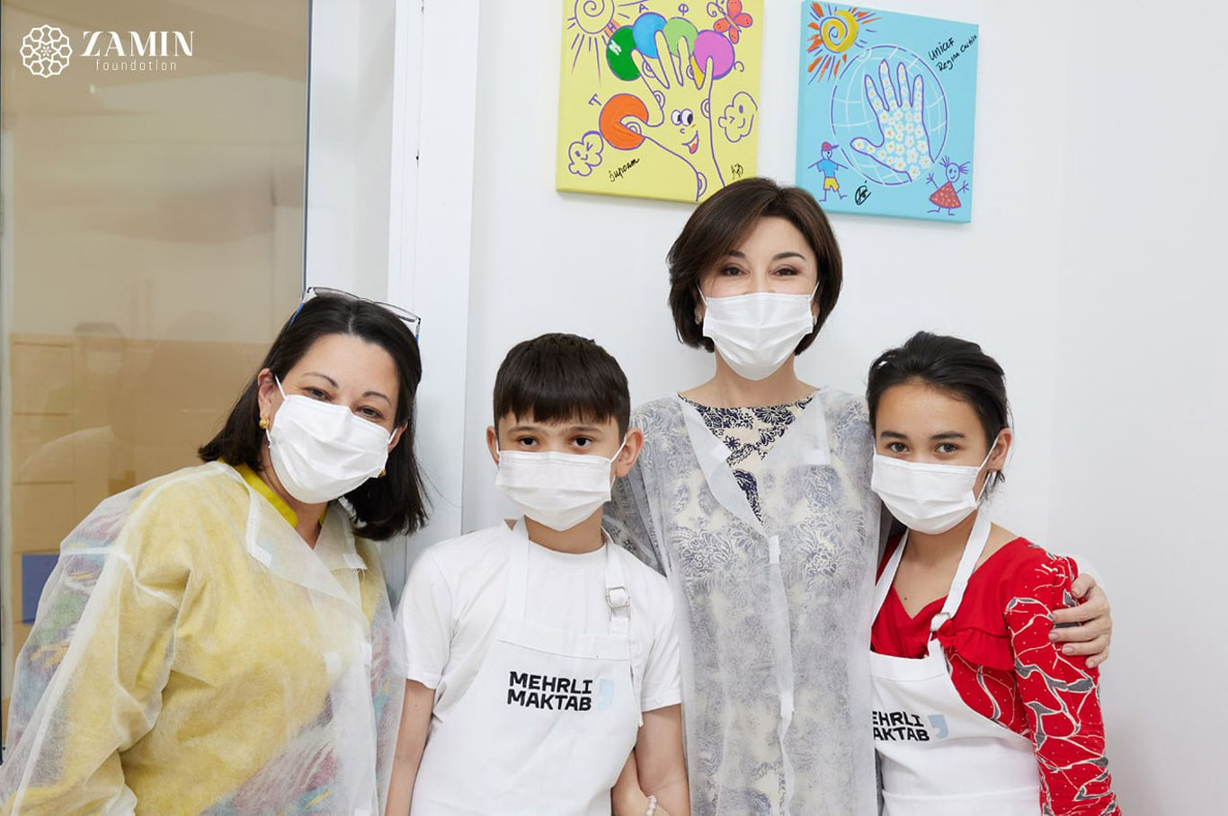 Зироат Мирзиёева “Меҳрли мактаб” госпиталь мактаби филиали ўқувчиларини бориб кўрди