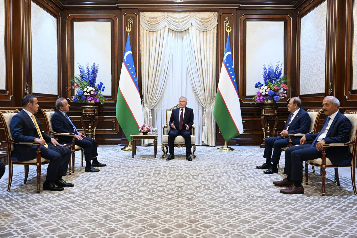 Prezident turkiyalik kompaniyalar rahbarlari bilan uchrashdi