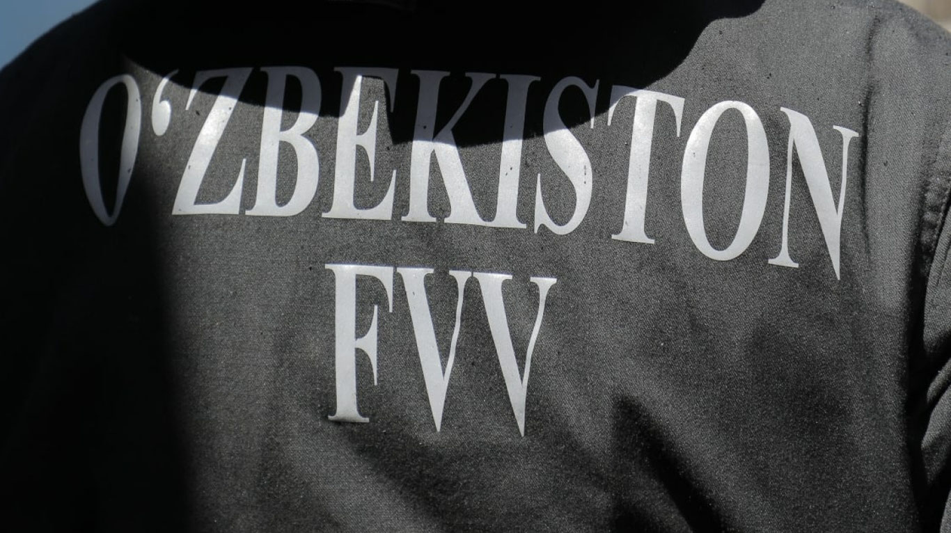 Тошкентда Lada Largus ёниб кетди