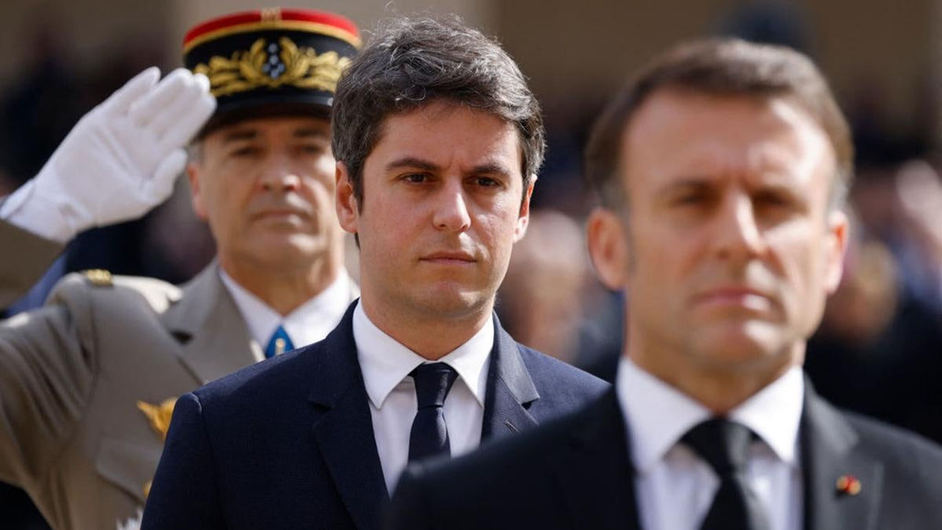 Макрон Франция ҳукуматининг истеъфосини қабул қилди