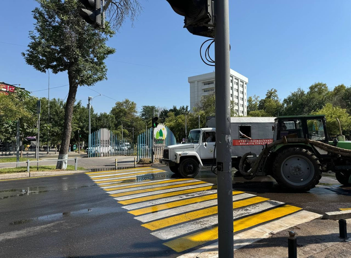 Toshkentda issiq suv quvuri yorilib ketdi