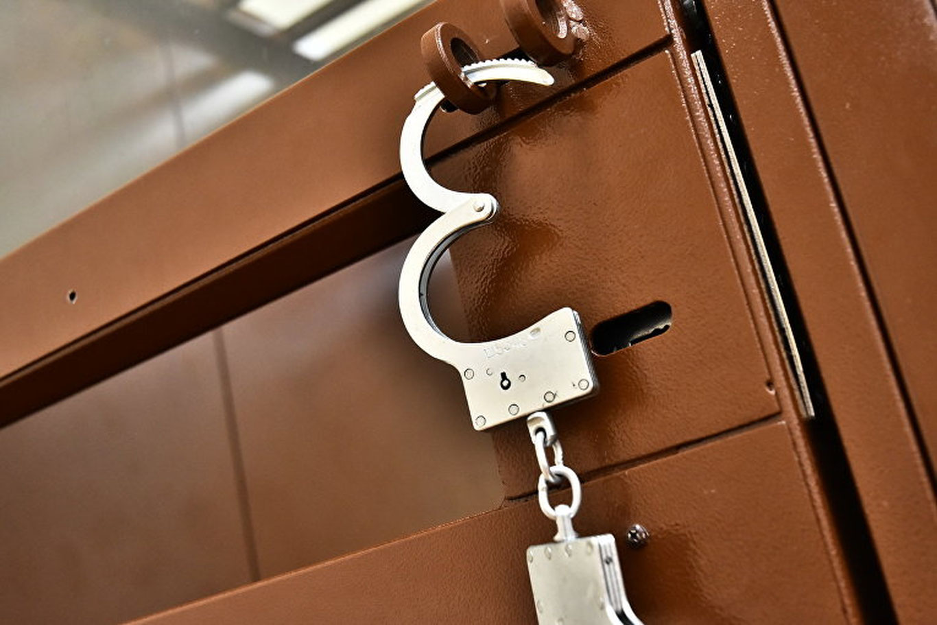 Олмалиқда эркак шаърий хотинининг қизига шилқимлик қилди