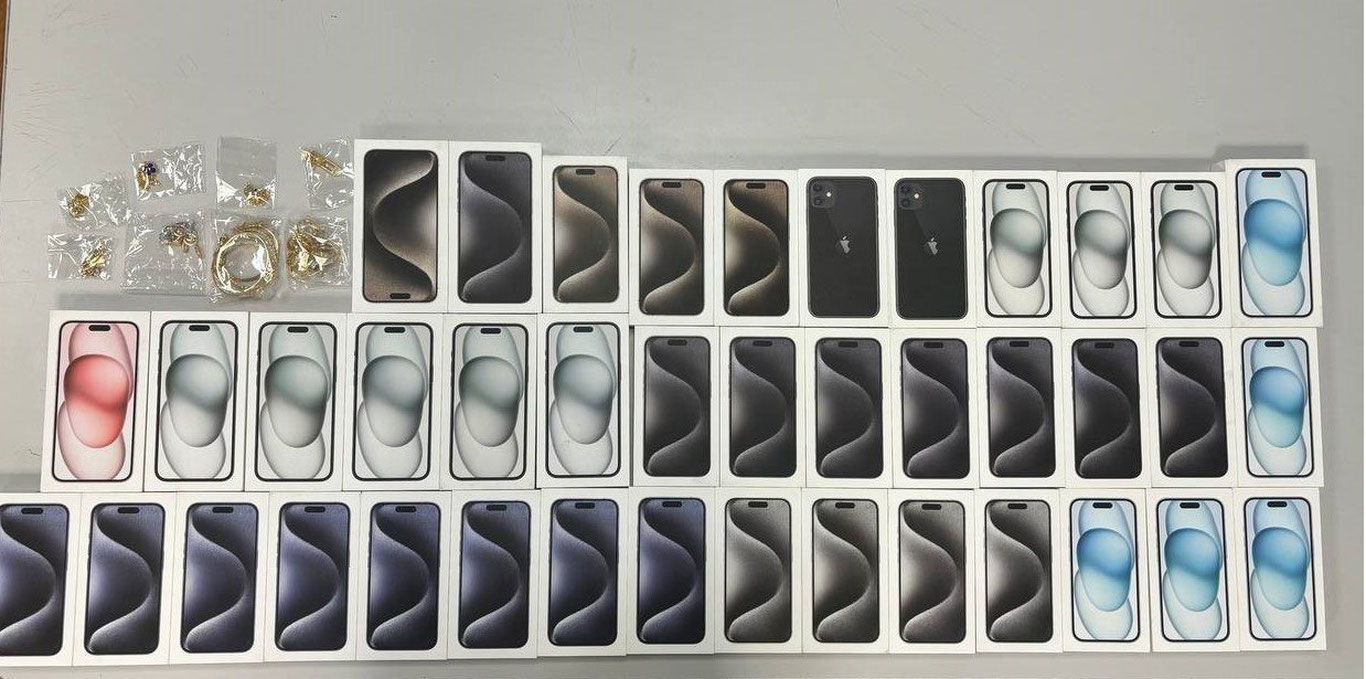 Тошкент аэропортида 40 та iPhone тўхтатиб қолинди