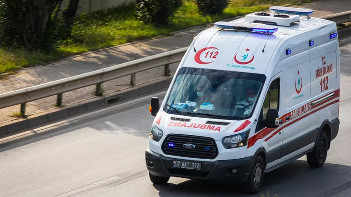 Turkiyada avtobus yo‘lovchilari bilan jarlikka quladi