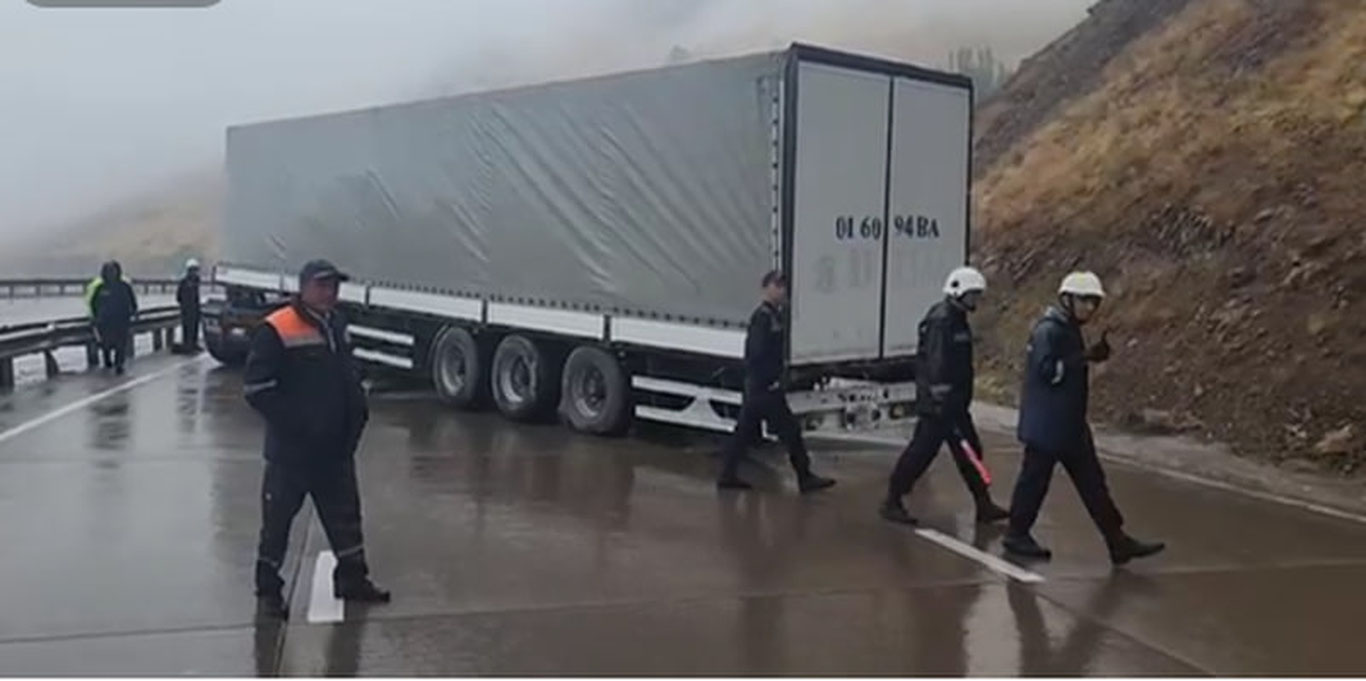 “Қамчиқ”да юк машинаси ЙТҲга учради