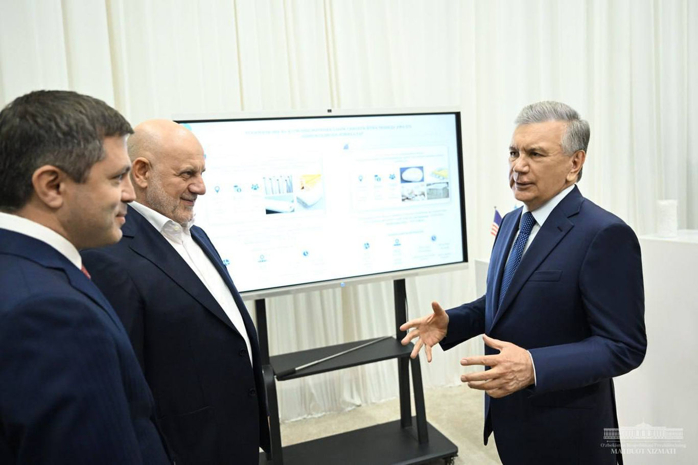 Президентга инвестиция лойиҳалари тақдимот қилинди
