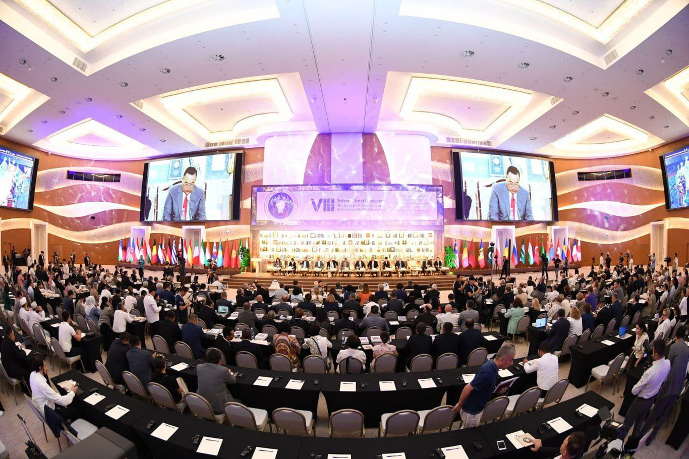 Навоийнинг дунёдаги қўлёзмалари китоб-альбом кўринишида нашр этилади