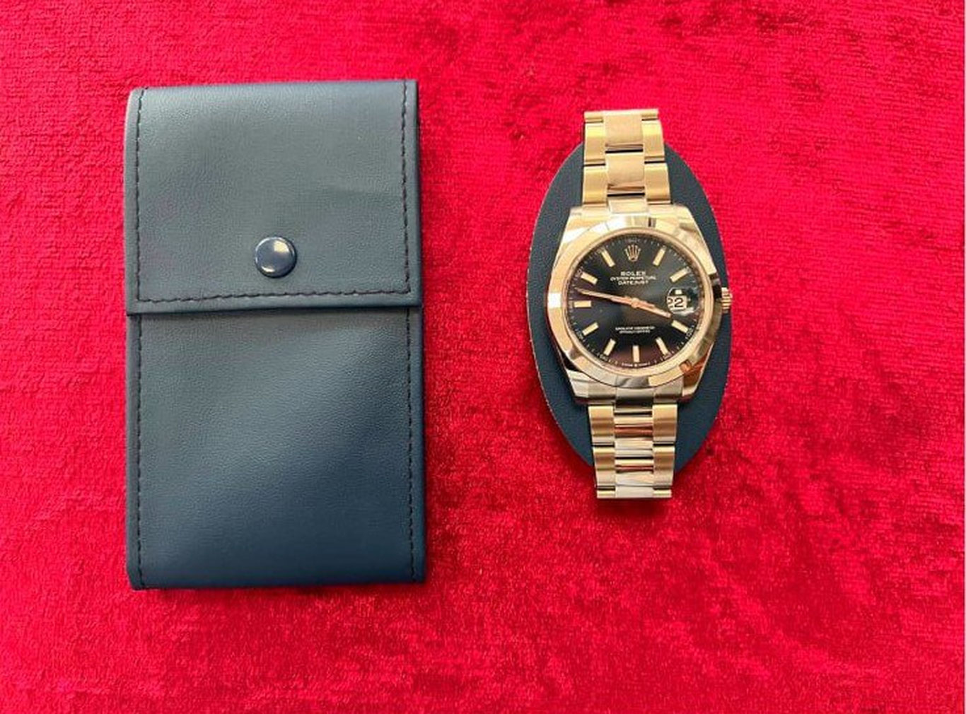 Тошкент аэропортида йўловчи қимматбаҳо соатни олиб ўтмоқчи бўлди