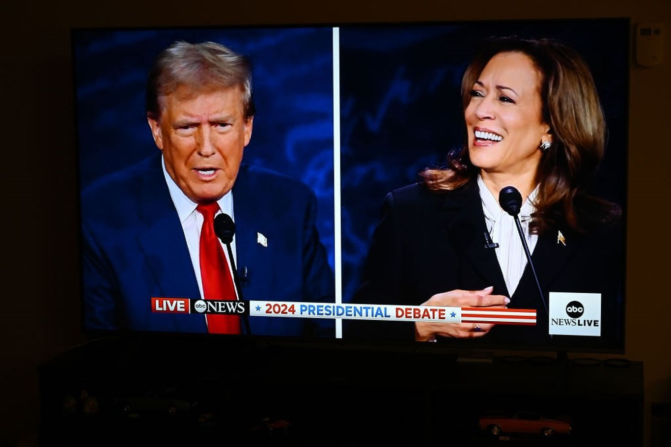 Tramp Kamala Harris bilan boshqa debatga chiqmasligini aytdi