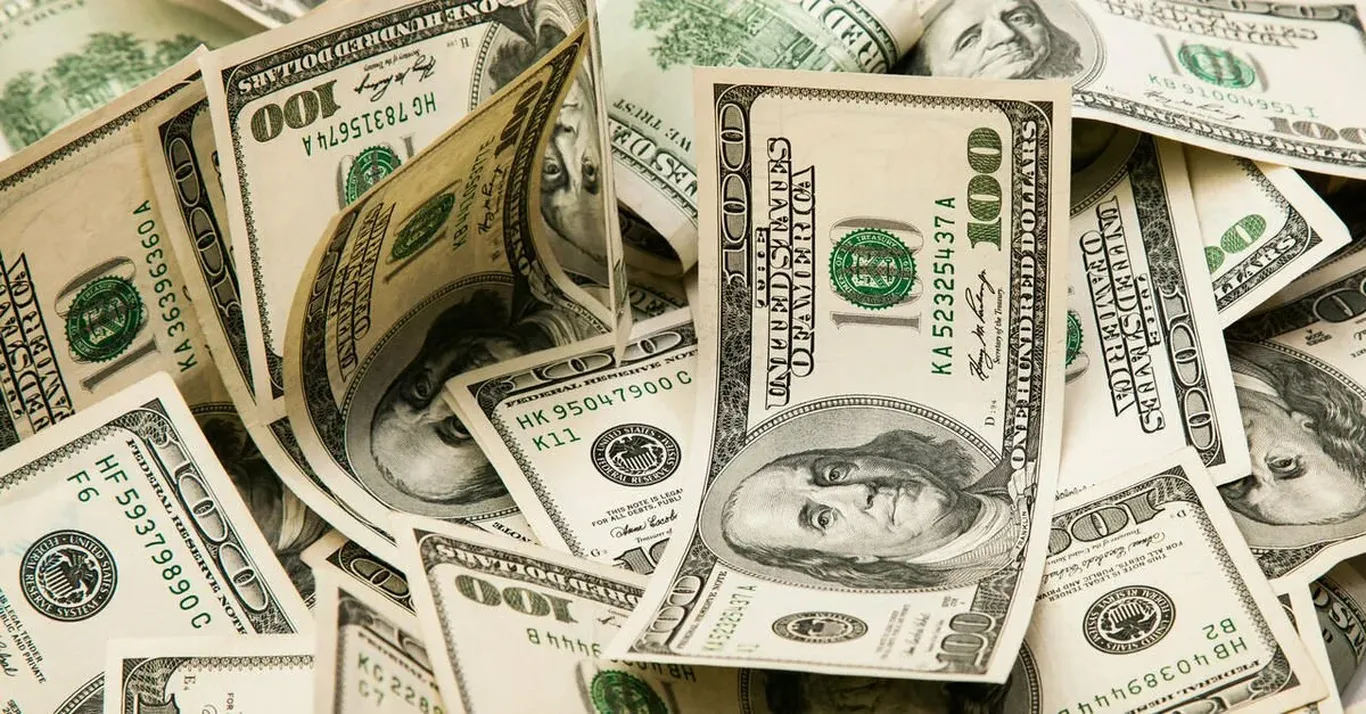Долларнинг расмий курси яна тушди