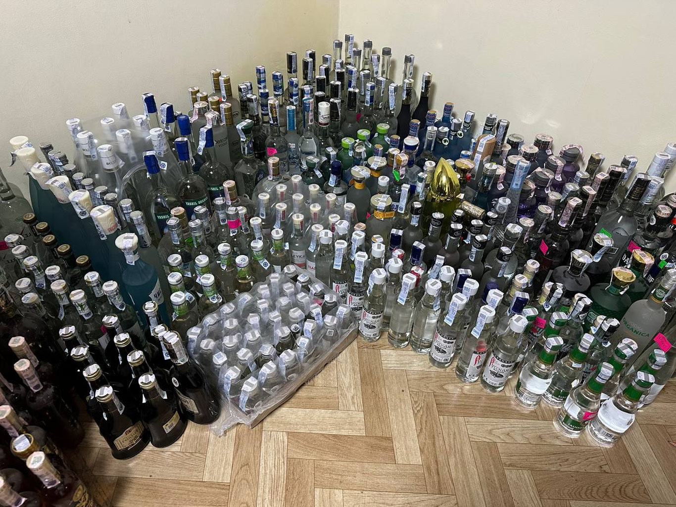 Янгийўлда қўлбола ароқ тайёрлайдиган цех фош бўлди