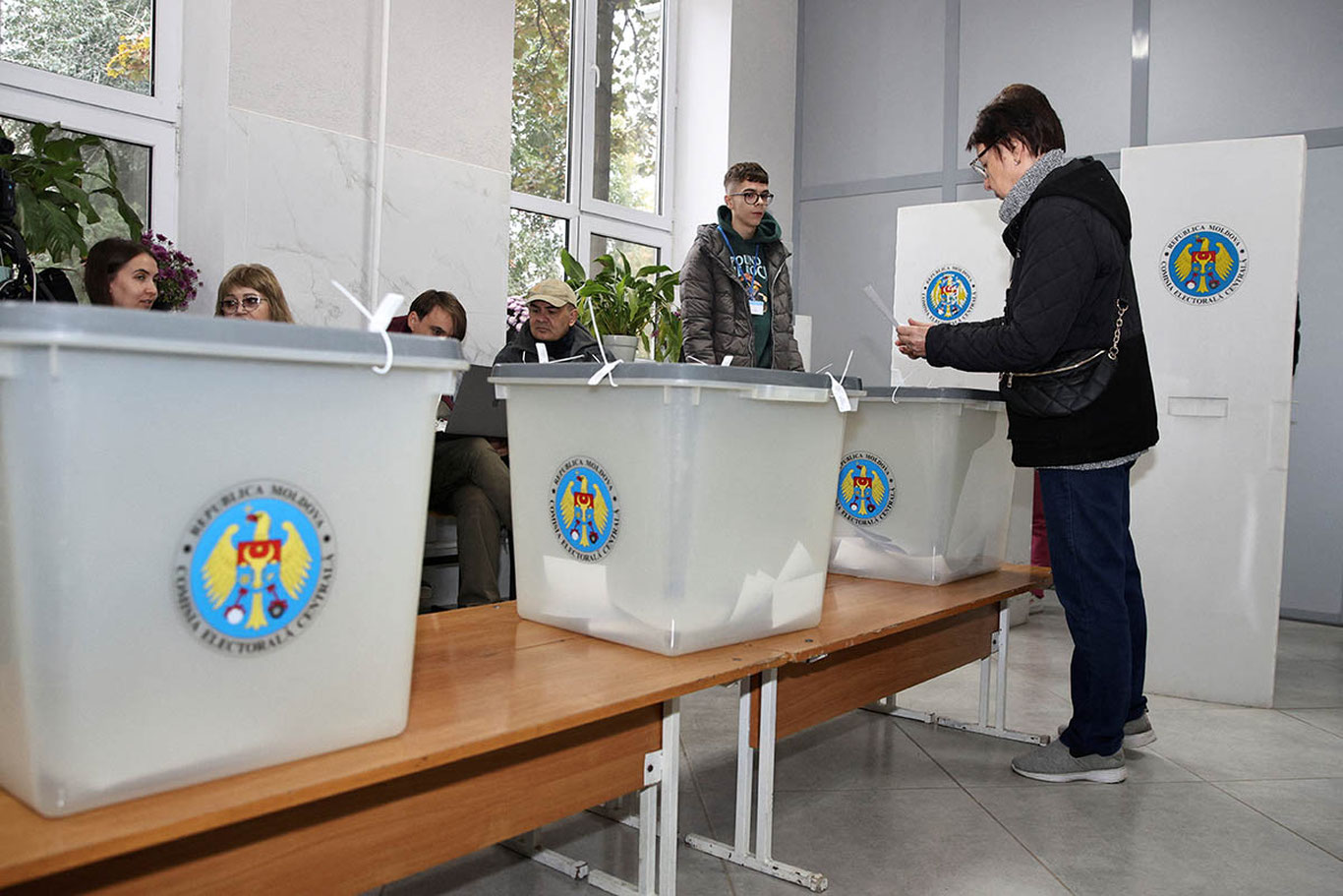 Moldovada saylovlarda ovozlarini “sotgan” fuqarolar jazolandi
