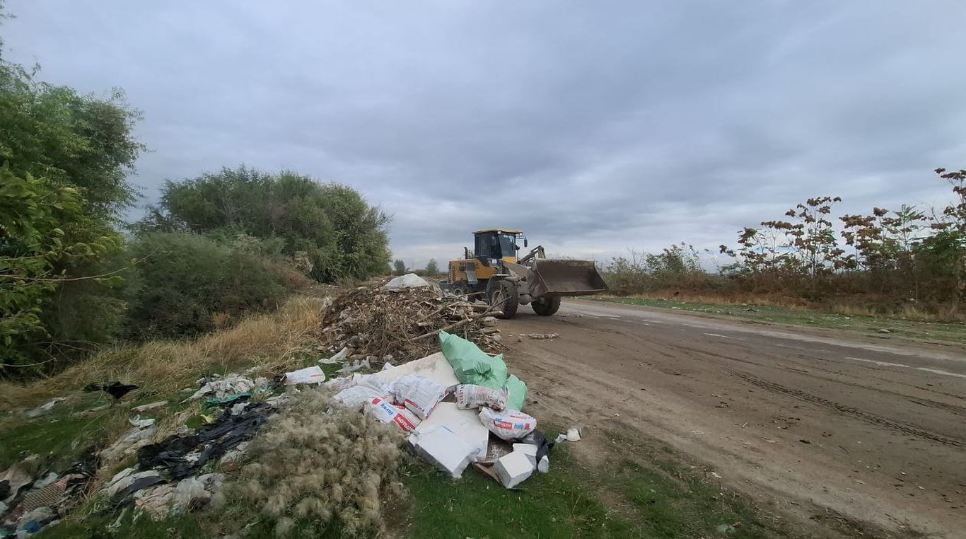 Toshkent viloyatida fuqaro o‘zi tashlagan chiqindini o‘zi tozaladi