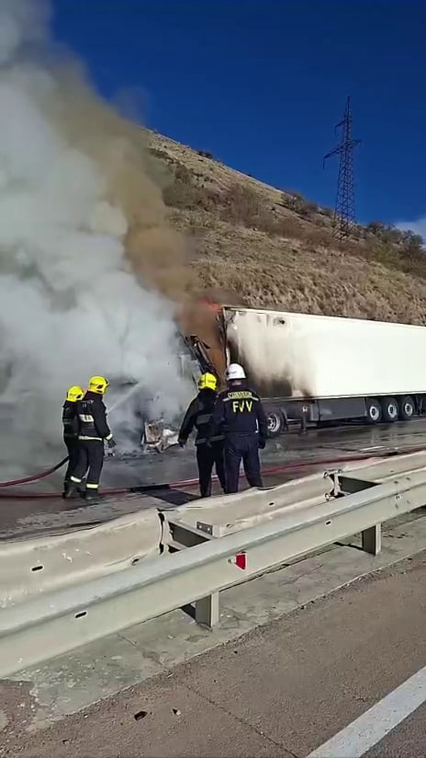 “Қамчиқ”да юк машинаси ёниб кетди