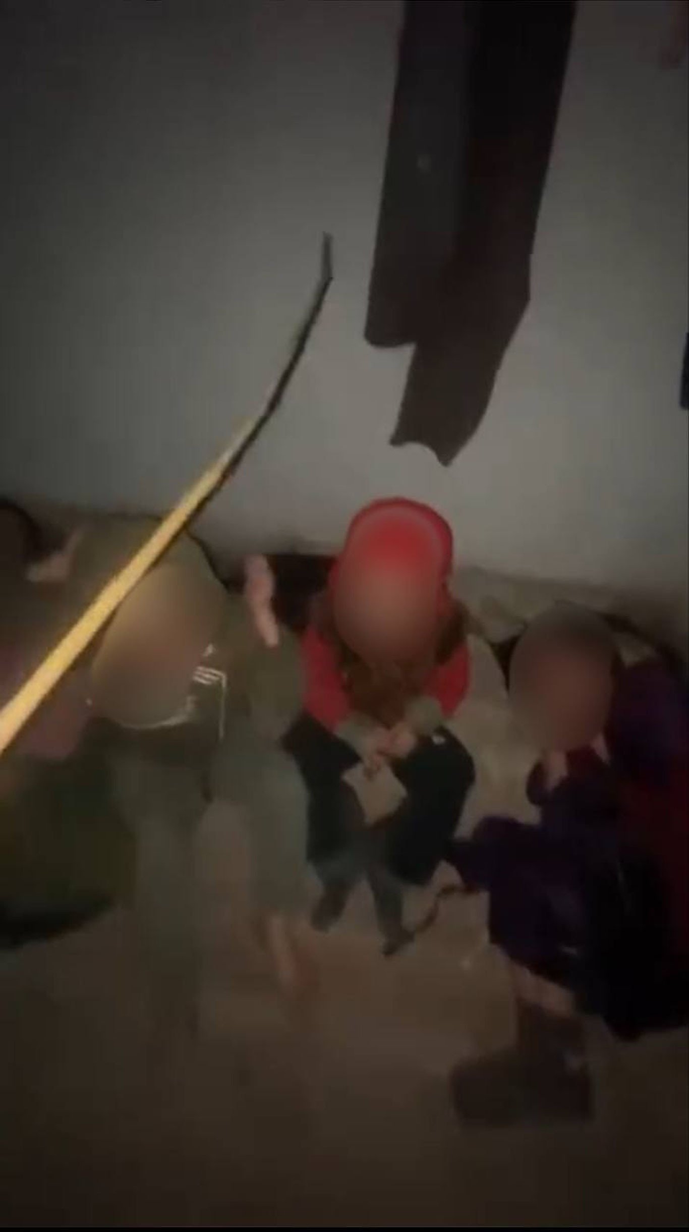 Онаси Россияга кетган болалар тоғаси томонидан калтакланди