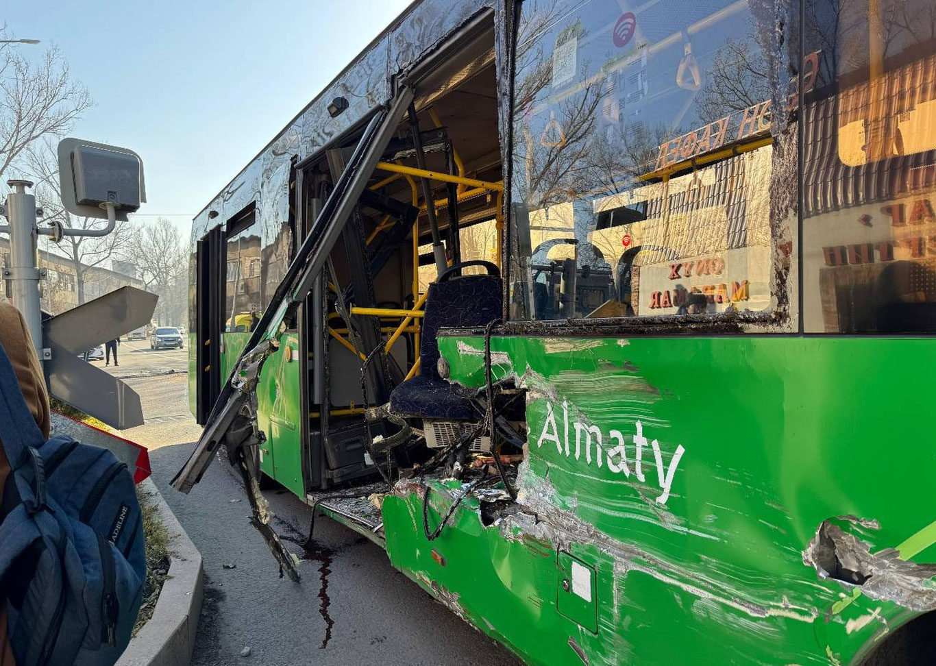 Olmaotada avtobus avariyaga uchradi