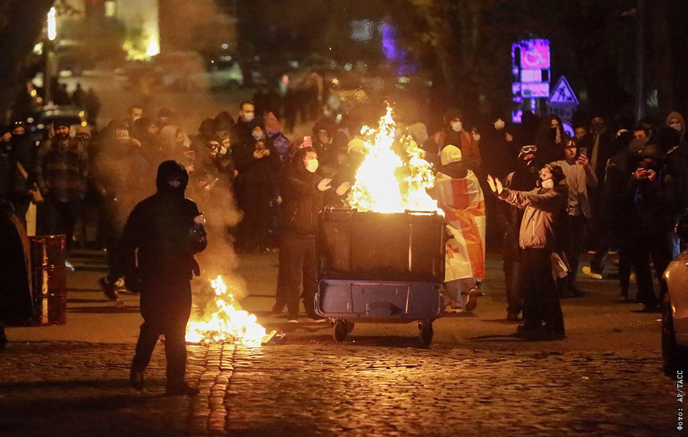 Gruziyadagi namoyishlarda 48 kishi hibsga olindi