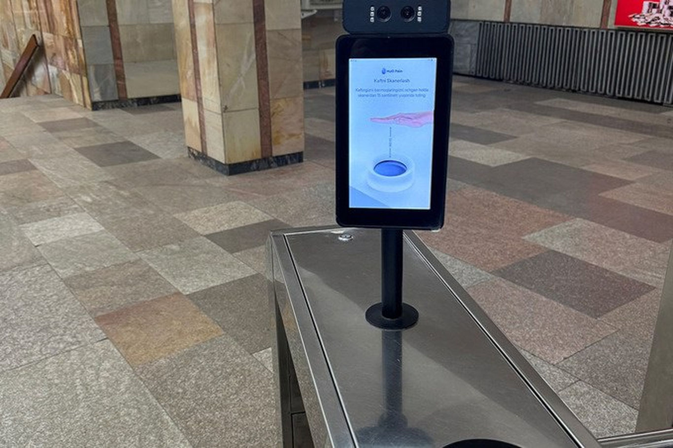 Endi metroda yo‘l haqini kaft bilan to‘lash mumkin