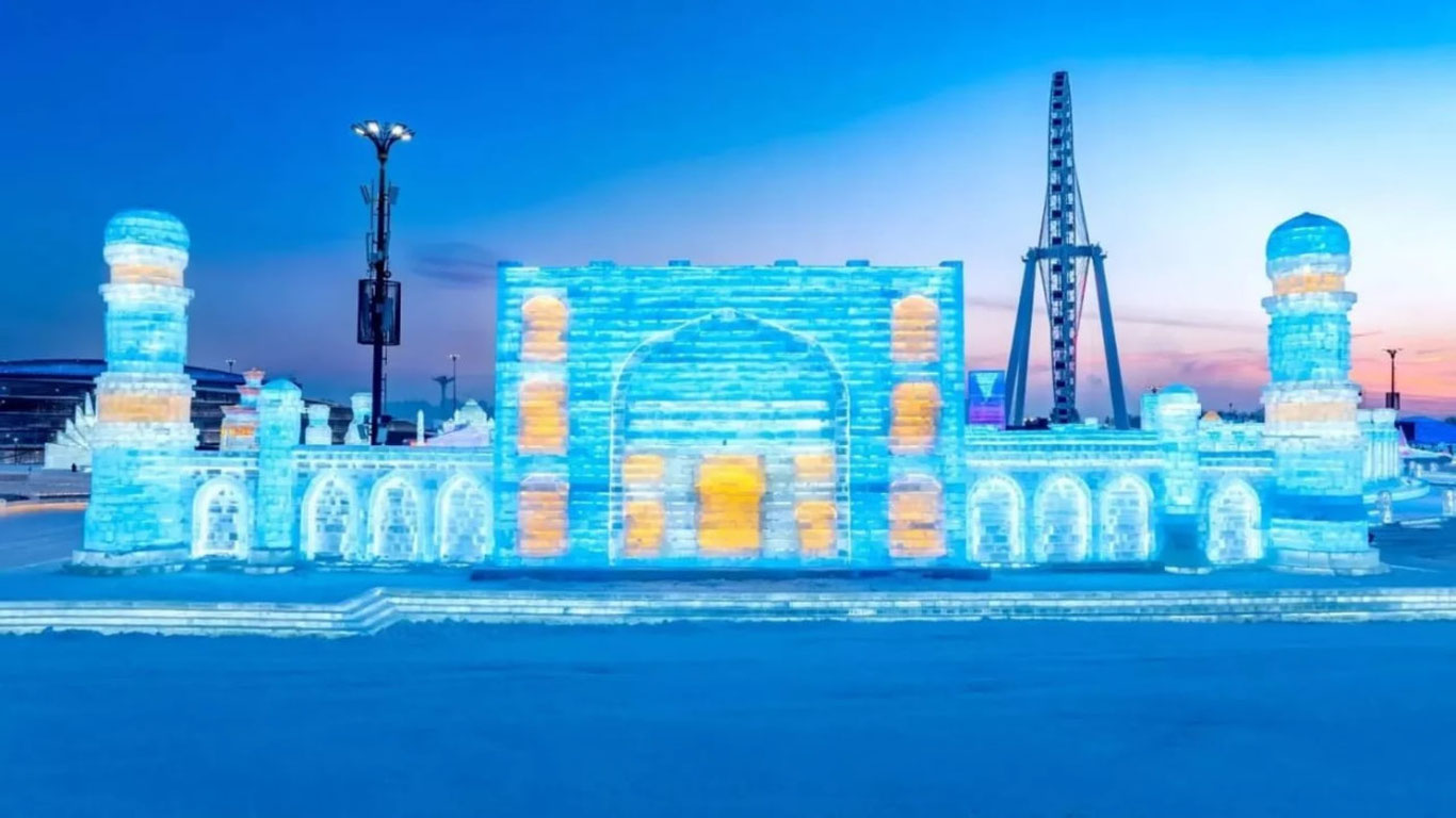 Хитойда Регистоннинг муздан ишланган макети намойиш этилди