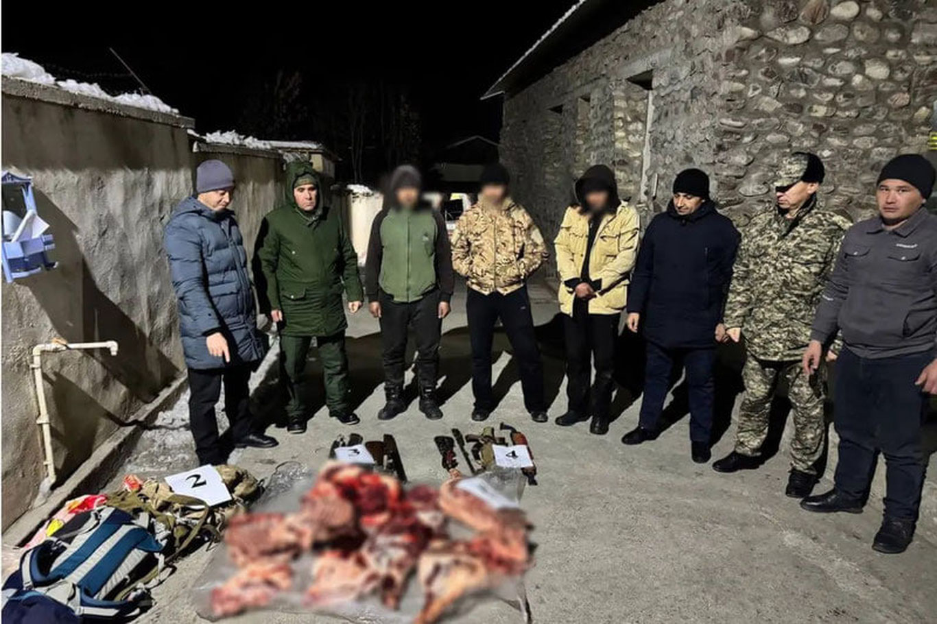 Чегарада ноқонуний ов қилиб юрган 3 киши қўлга тушди