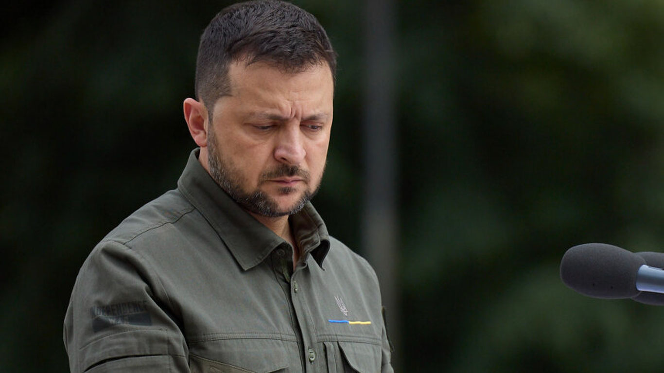 Ғарб Зеленскийни алмаштиришга номзод қидирмоқда