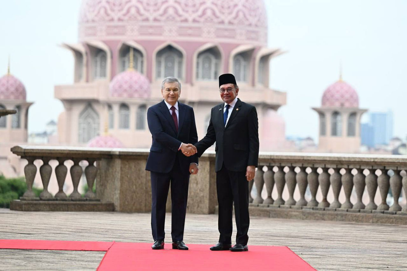 Shavkat Mirziyoyev Malayziyada rasmiy kutib olindi
