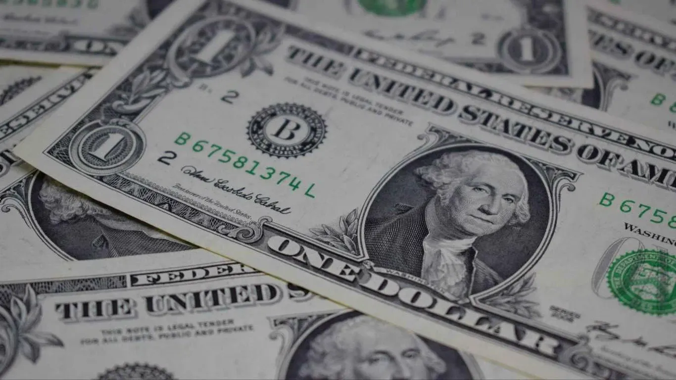 АҚШ долларининг расмий курси пасайди