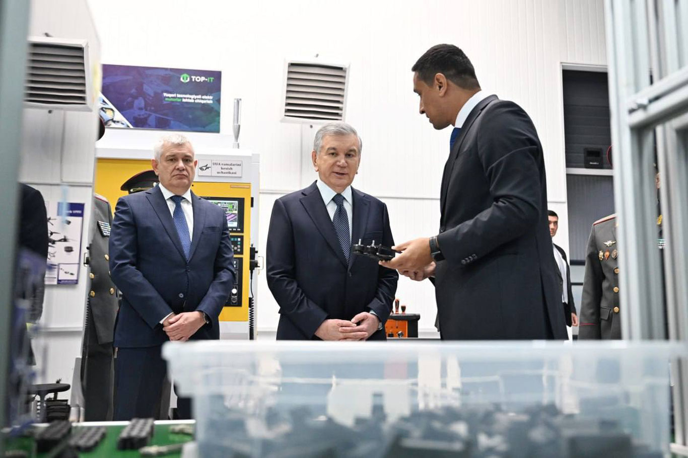 Президент замонавий мудофаа технологиялари билан танишди