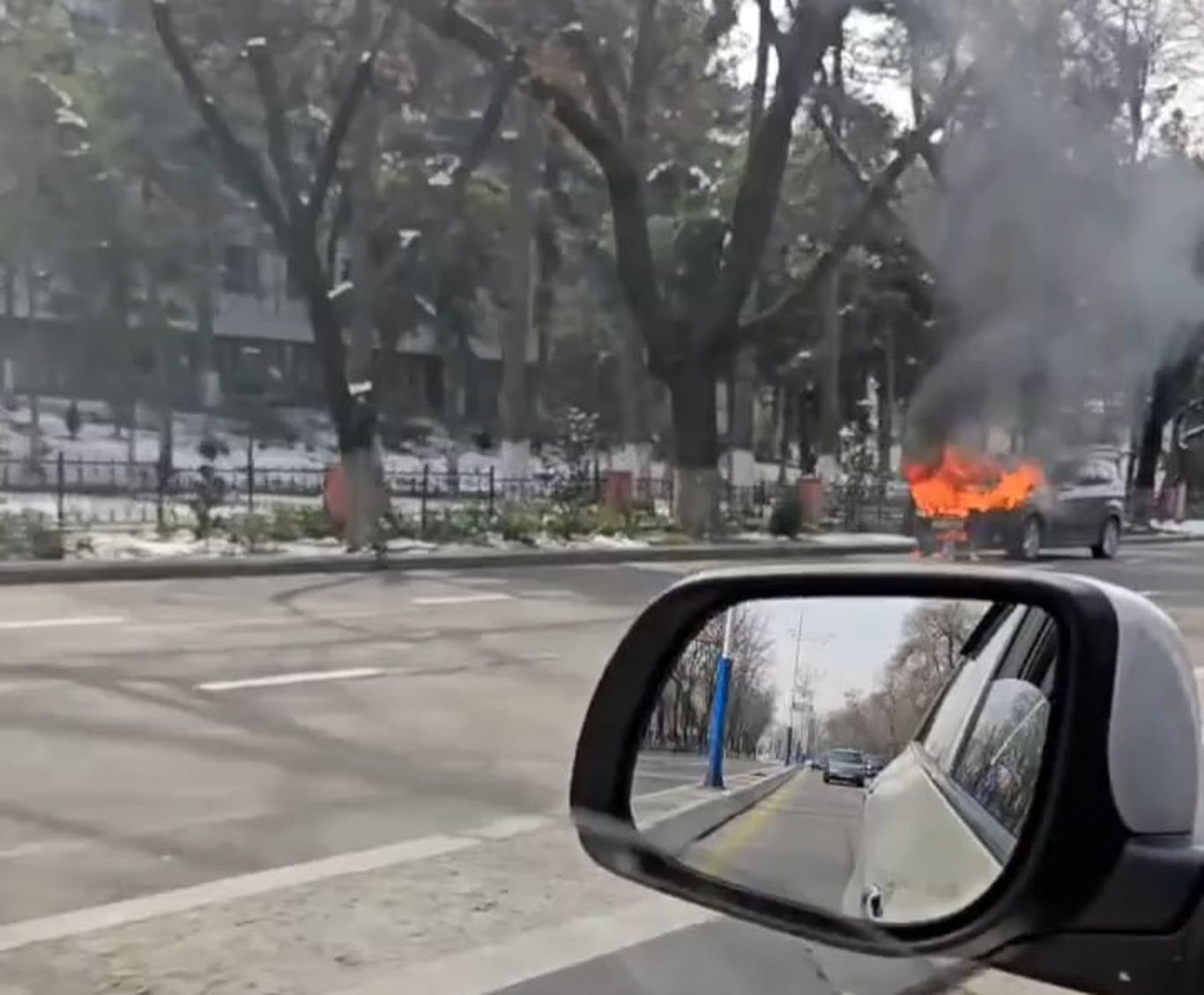 Тошкентда Орландо автомобили ёниб кетди