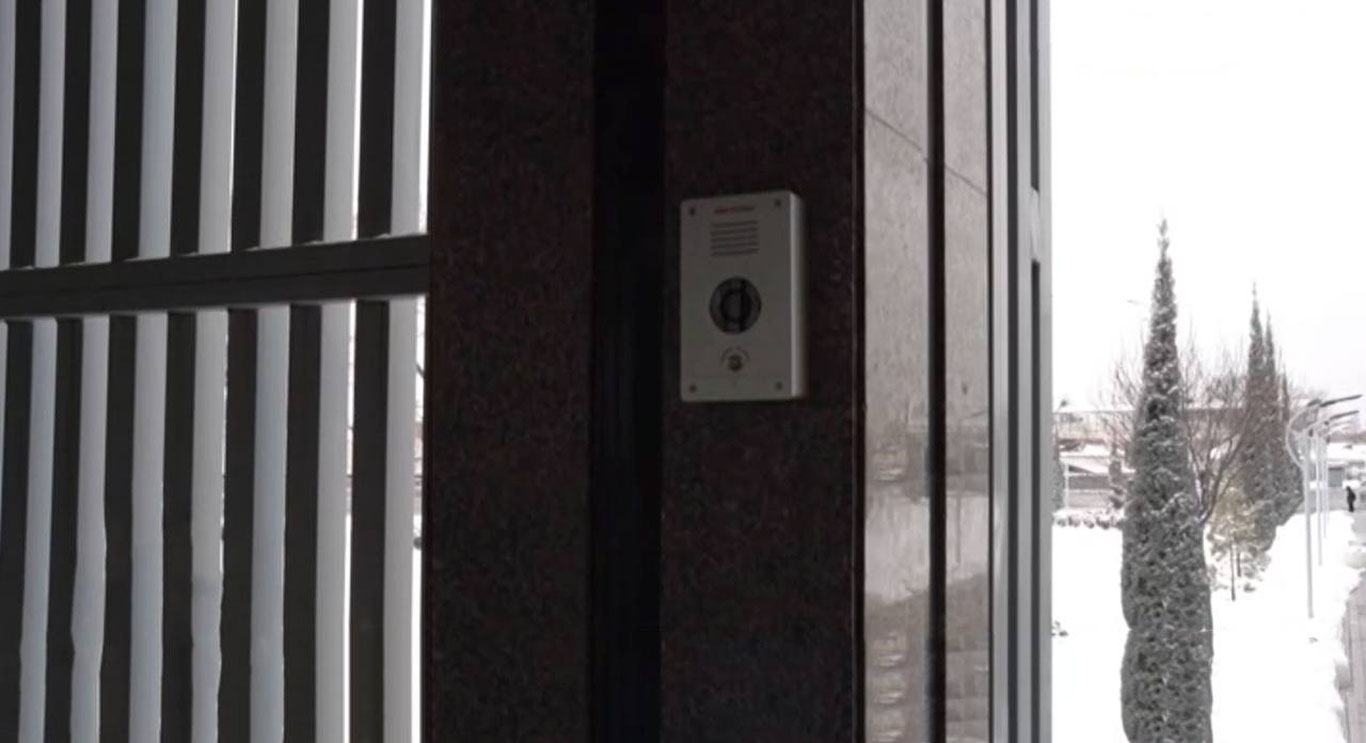 Метрода фавқулодда чақириқ тугмалари ўрнатилмоқда