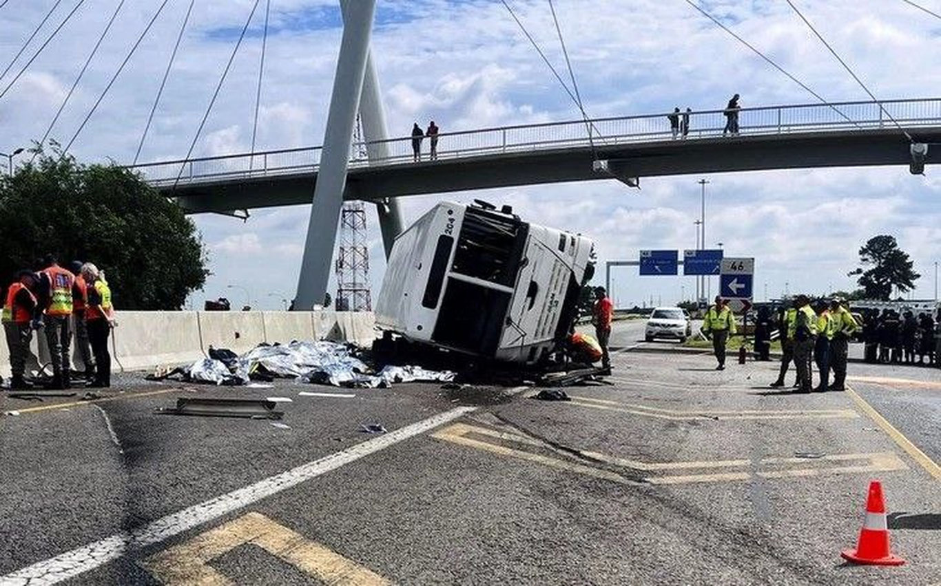 Janubiy Afrikada avtobus halokatga uchradi