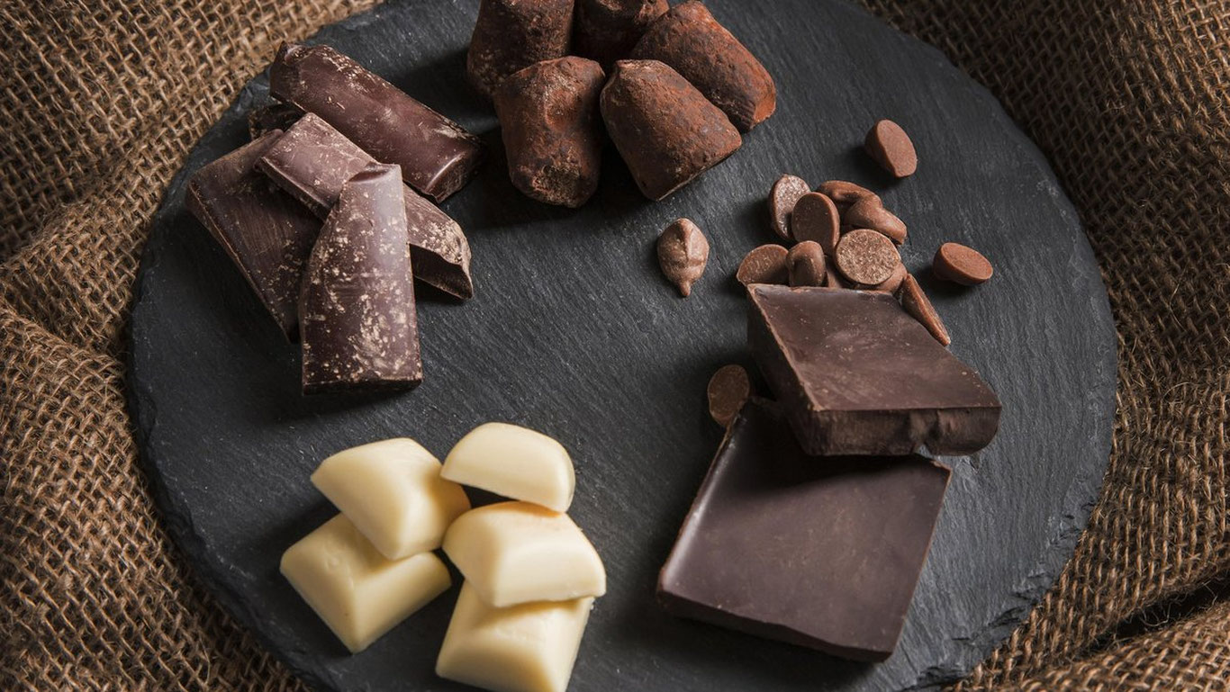Овқат ҳазм қилишга ёрдам берувчи шоколад яратилди