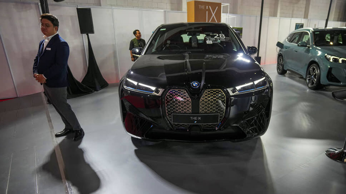 BMW компаниясининг йиллик даромади 37 фоизга камайди