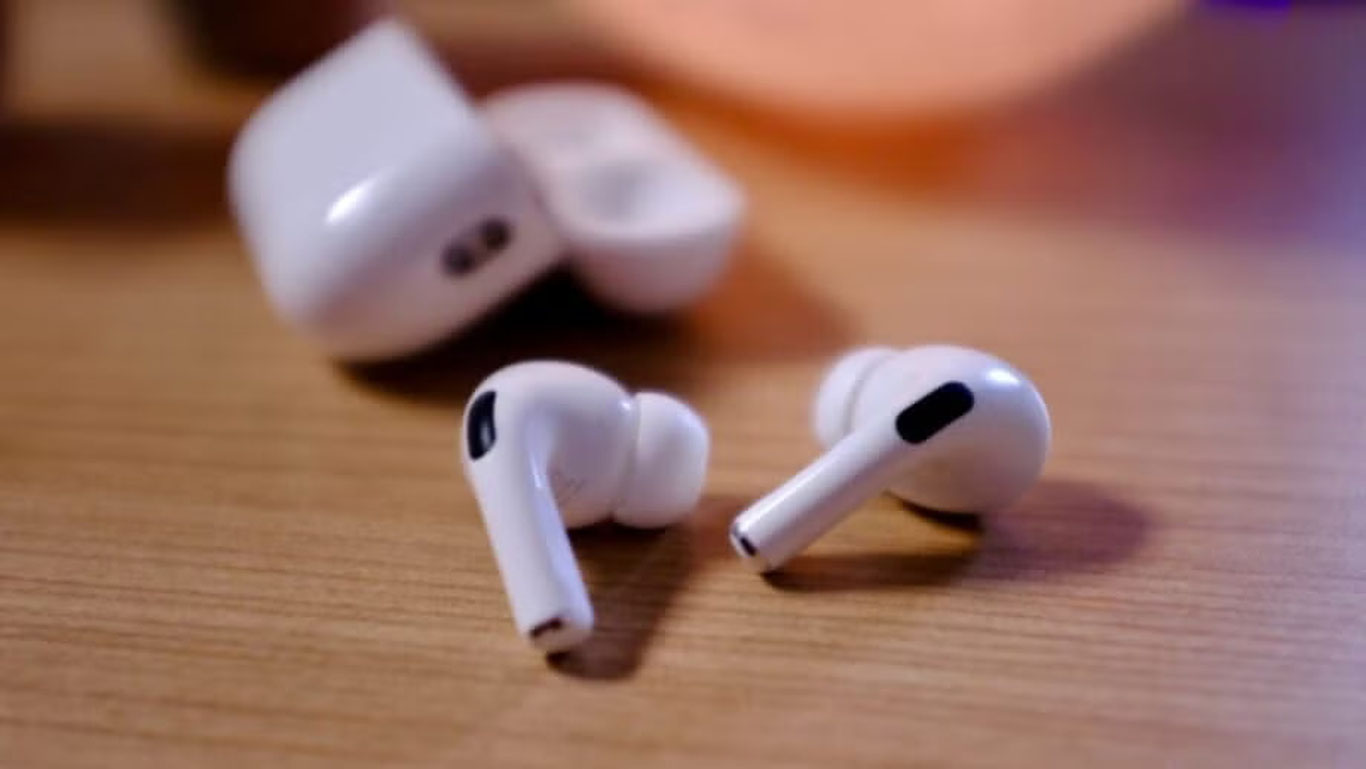 Apple AirPods синхрон таржима функциясини ишлаб чиқди