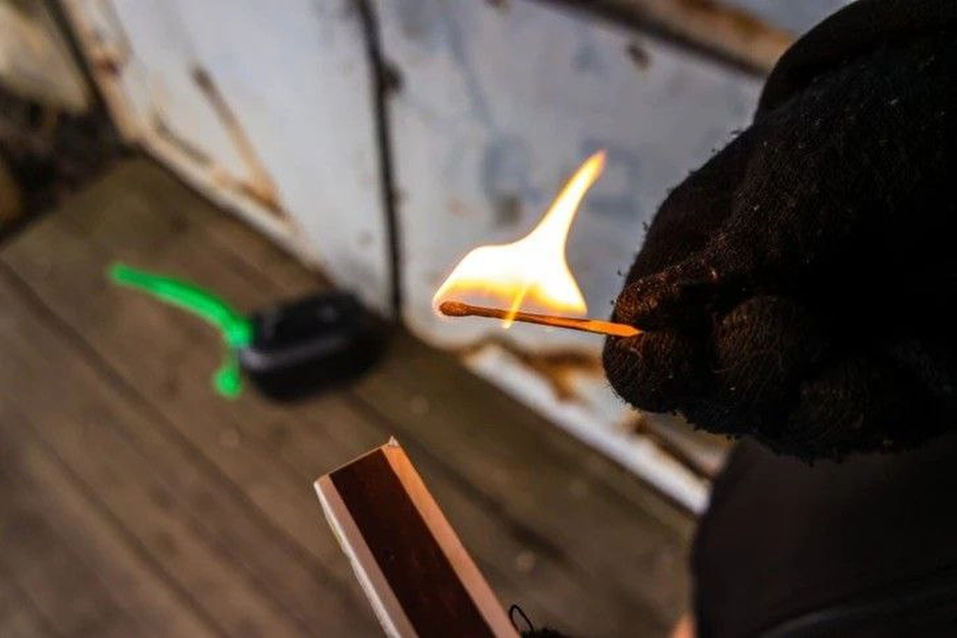 Россияда ўғил онасини ёқиб юборди