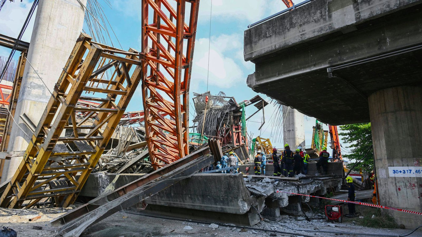 Bangkokda qurilayotgan yo‘l qulab tushdi