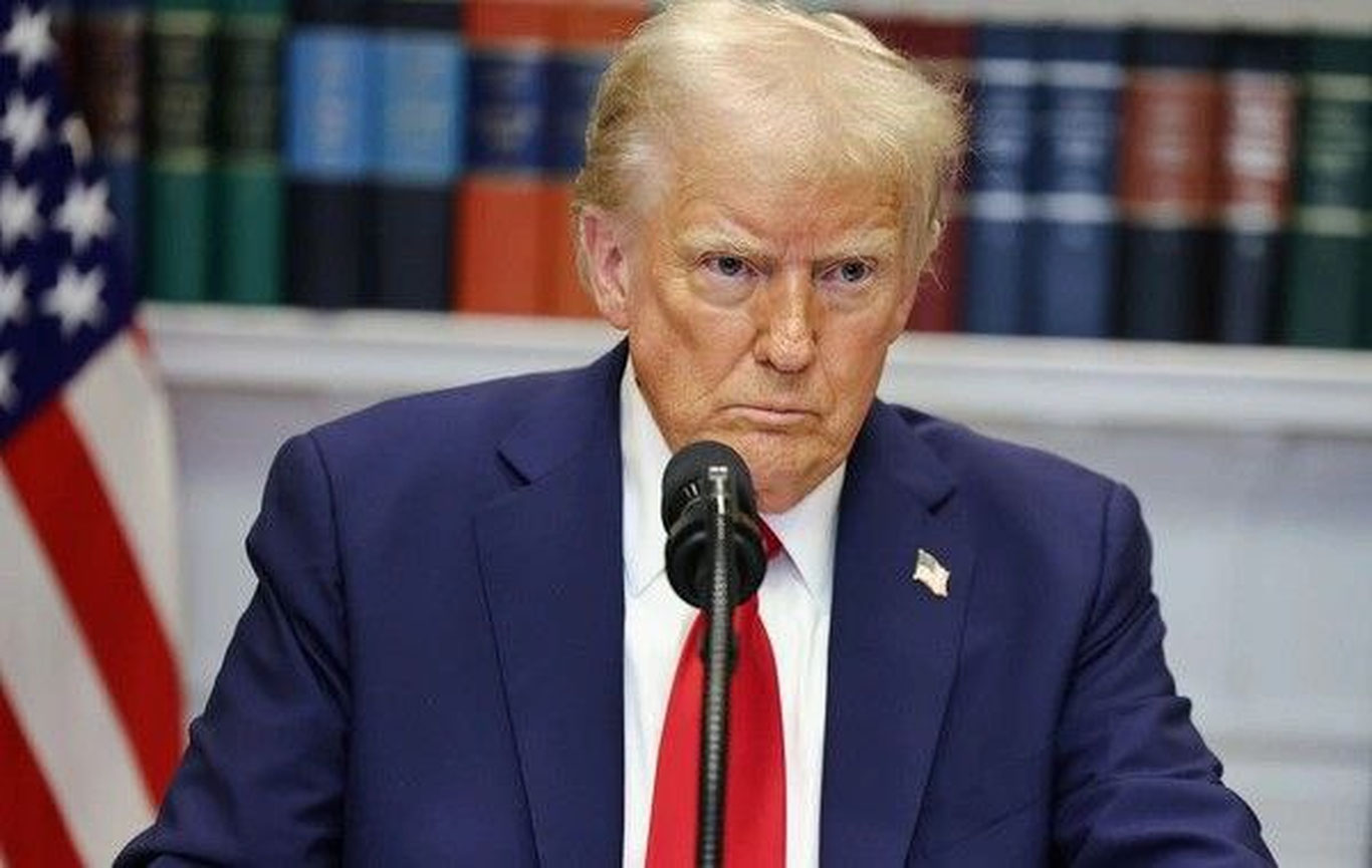 Tramp tarixdagi eng qimmat qiruvchi samolyotni yaratishga buyruq berdi