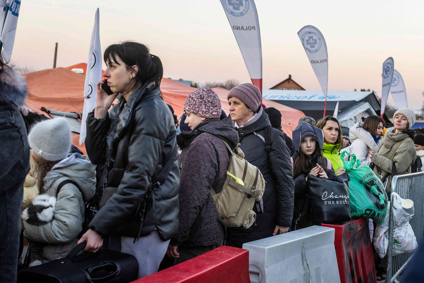 АҚШ муҳожирларни мамлакатдан чиқариб юборади