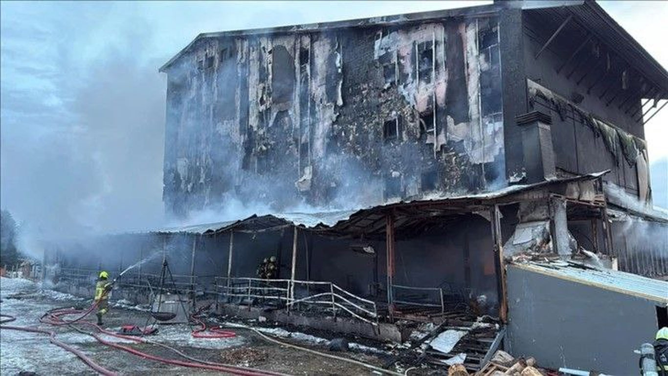 Туркияда меҳмонхона ёниб кетди