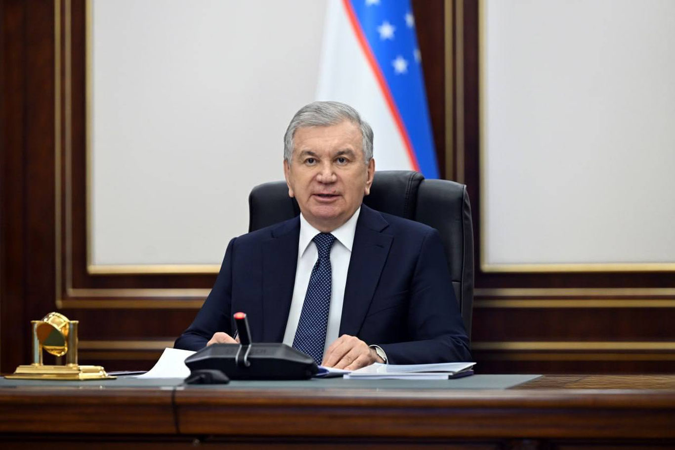 Шавкат Мирзиёев ёшларни ривожлантиришга оид тақдимот билан танишди