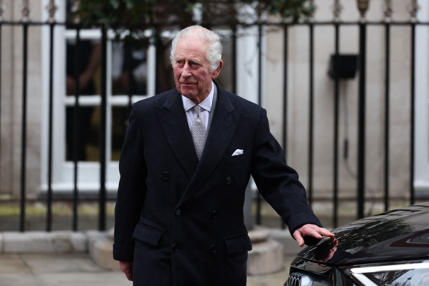 Britaniya qiroli Charlz III kasalxonaga yotqizildi
