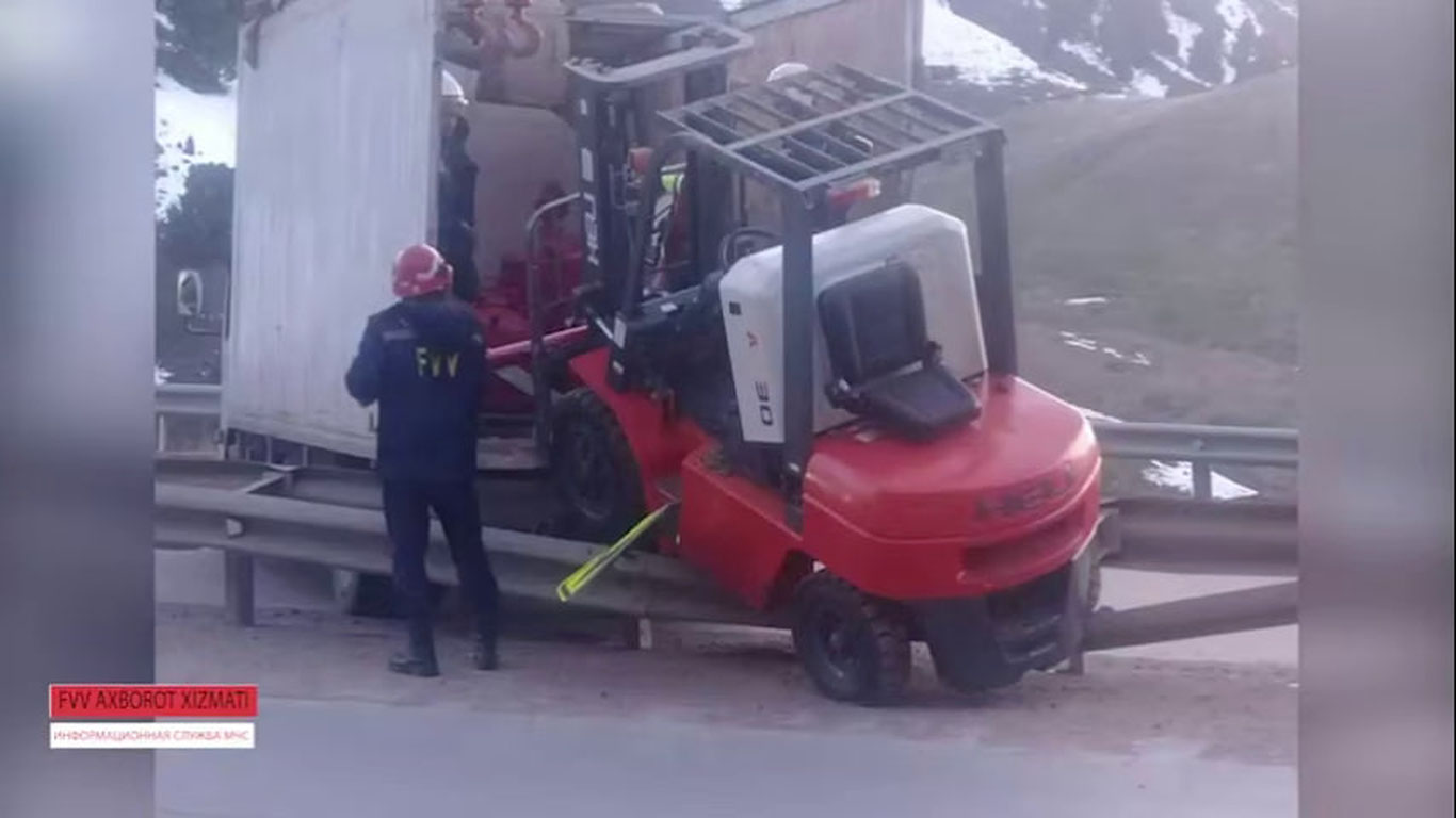 Қамчиқда юк машинаси аварияга учради