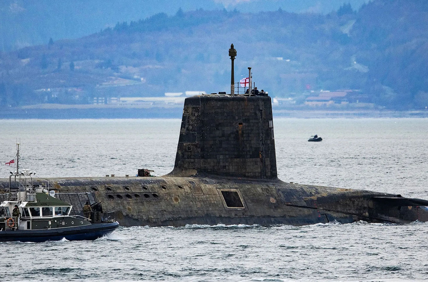 Британия сув ости кемаларида рус жосуслик қурилмалари аниқланди