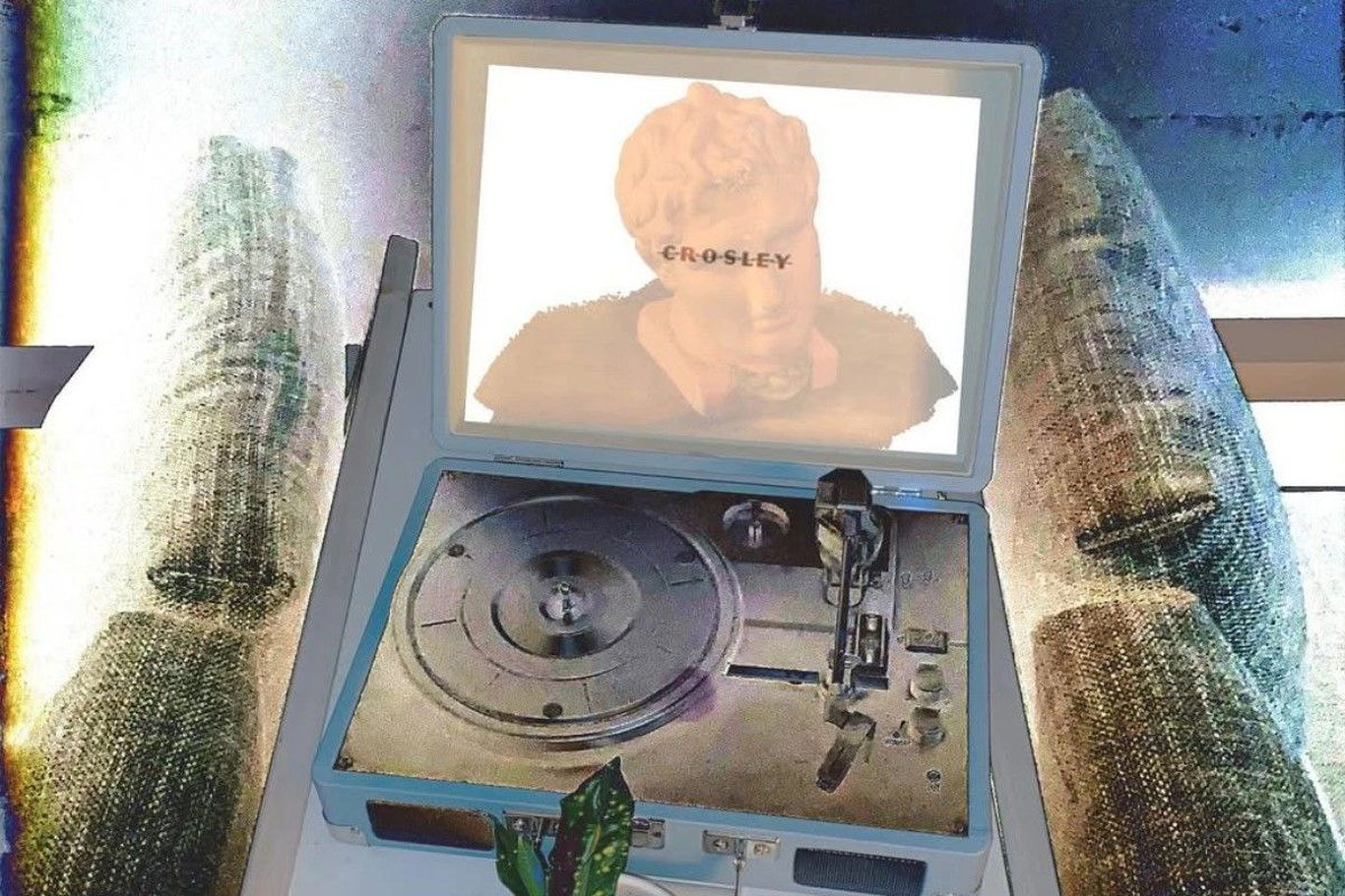 Вафот этган бастакор янги асарлар яратмоқда